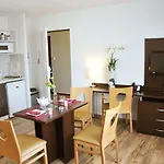 Sejours & Affaires Le Clos Beaumois 2* Caen