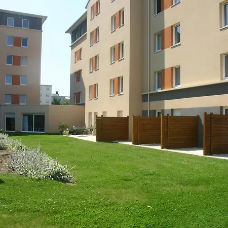 Aparthotel Sejours & Affaires Le Clos Beaumois Caen