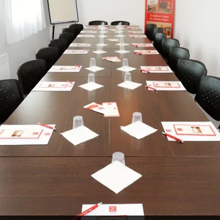 Sejours & Affaires Le Clos Beaumois Apart-hotel 2*