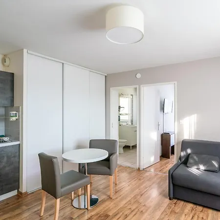 Apart-hotel Sejours & Affaires Le Clos Beaumois Caen