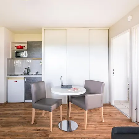 Apart-hotel Sejours & Affaires Le Clos Beaumois 2*