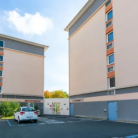 Sejours & Affaires Le Clos Beaumois Apart Otel