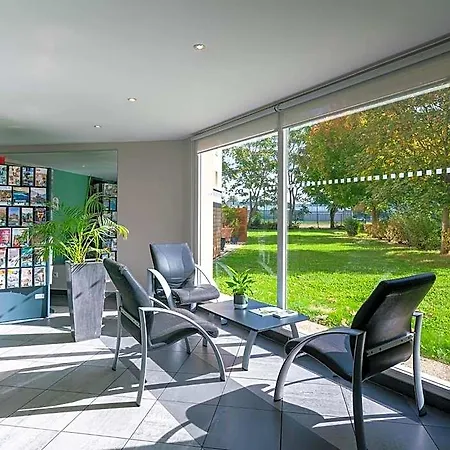 Sejours & Affaires Le Clos Beaumois 2* Кан