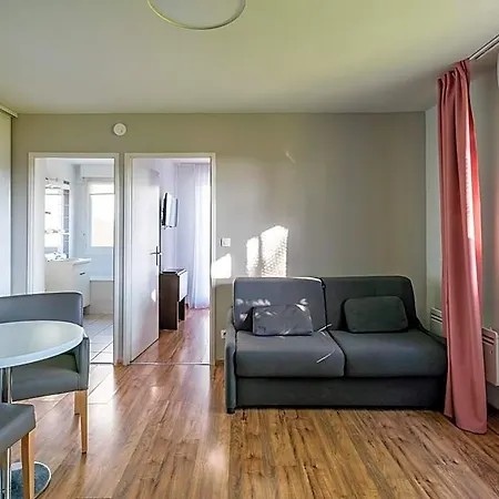 Апарт-отель Sejours & Affaires Le Clos Beaumois Кан