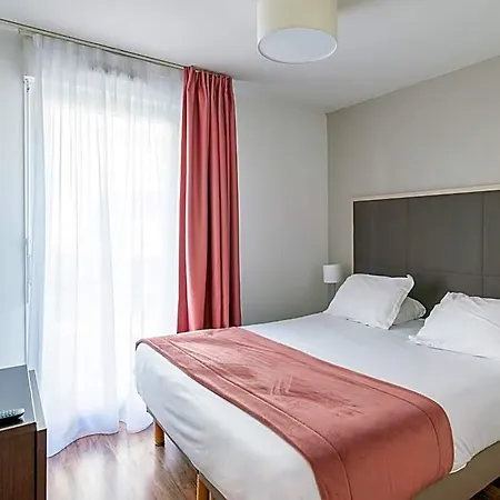 Sejours & Affaires Le Clos Beaumois 2*