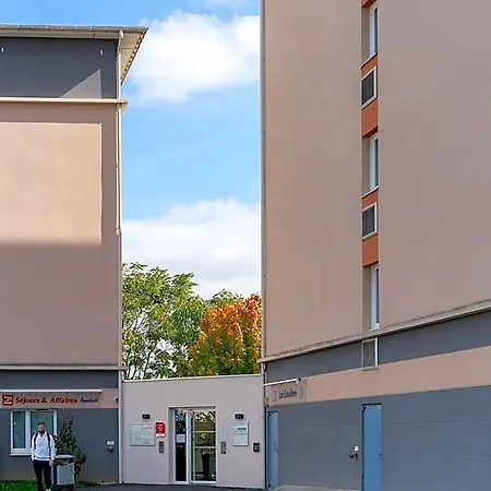 Sejours & Affaires Le Clos Beaumois Апарт-отель 2*