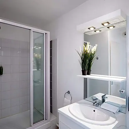Sejours & Affaires Le Clos Beaumois Апарт-отель 2*