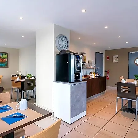 Апарт-отель Sejours & Affaires Le Clos Beaumois Кан
