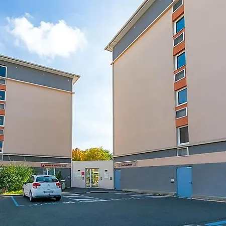 Апарт-отель Sejours & Affaires Le Clos Beaumois