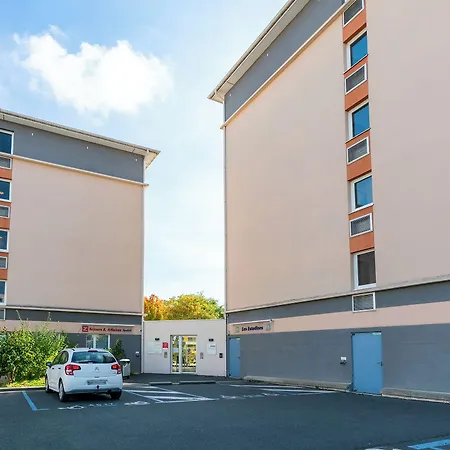 Aparthotel Séjours&affaires Le Clos Beaumois 2*