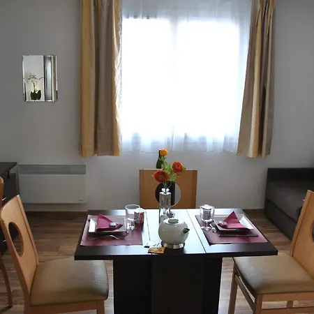 Séjours&affaires Le Clos Beaumois Appart hôtel
