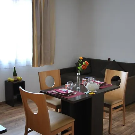 Séjours&affaires Le Clos Beaumois 2*