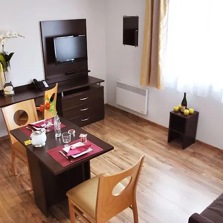 Ξενοδοχείο με διαμερίσματα Sejours & Affaires Le Clos Beaumois 2*