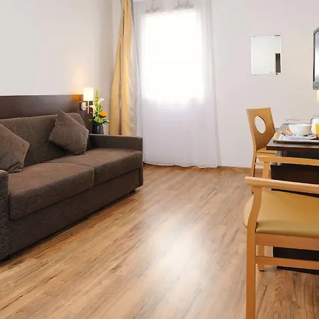Séjours&affaires Le Clos Beaumois Appart hôtel 2*