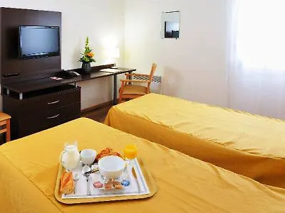 Sejours & Affaires Le Clos Beaumois 2* Caen