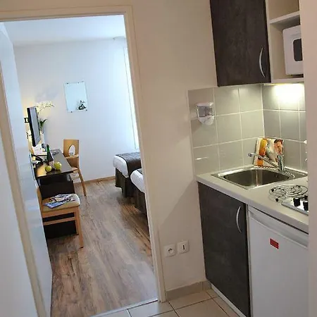 Aparthotel Sejours & Affaires Le Clos Beaumois Caen