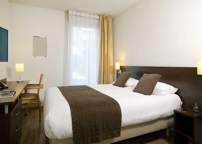 Aparthotel Sejours & Affaires Le Clos Beaumois 2*