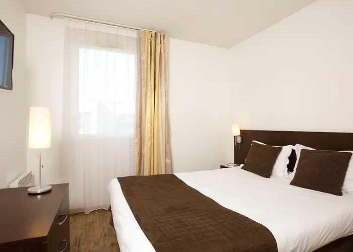 Sejours & Affaires Le Clos Beaumois Aparthotel 2*