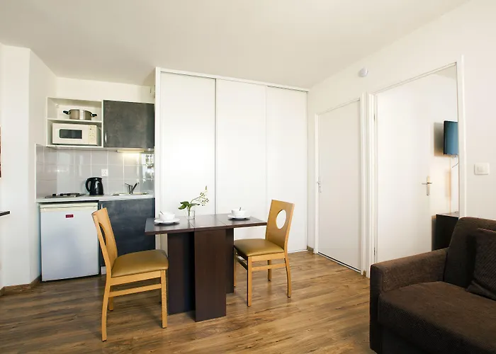 Aparthotel Sejours & Affaires Le Clos Beaumois