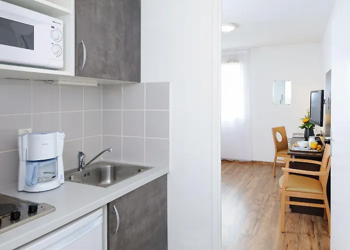 Sejours & Affaires Le Clos Beaumois Aparthotel Caen