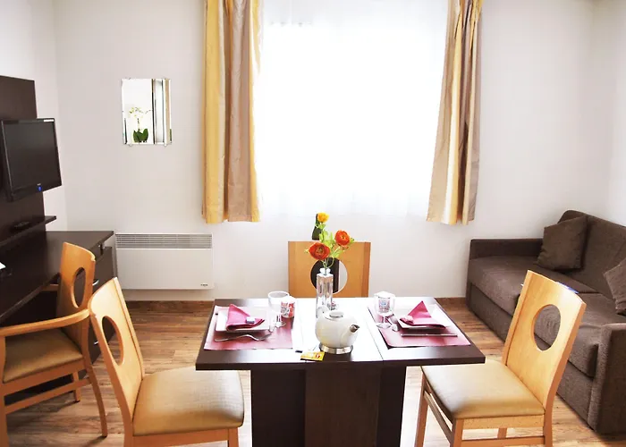 セジュール＆アフェール ル クロ ボーモワ アパートホテル