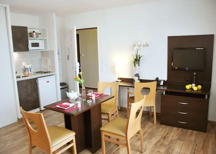 Sejours & Affaires Le Clos Beaumois 2* Caen