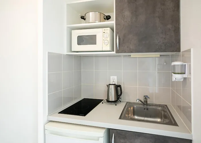 Aparthotel Sejours & Affaires Le Clos Beaumois Caen