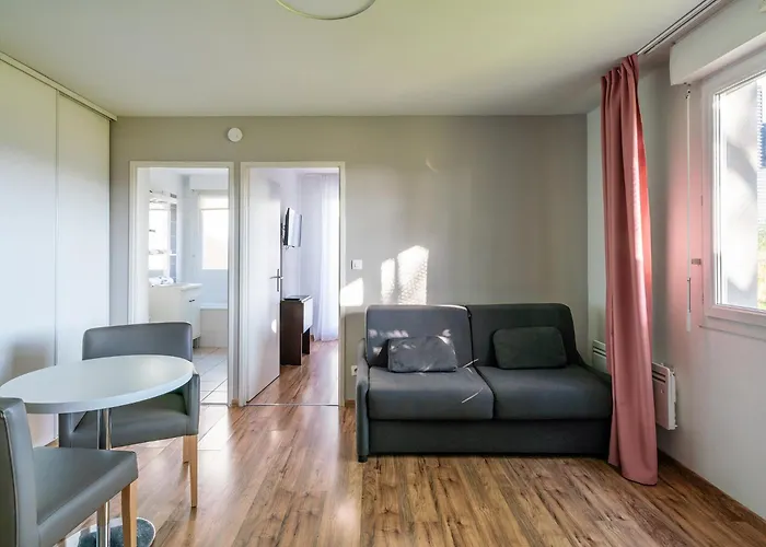 Sejours & Affaires Le Clos Beaumois Aparthotel